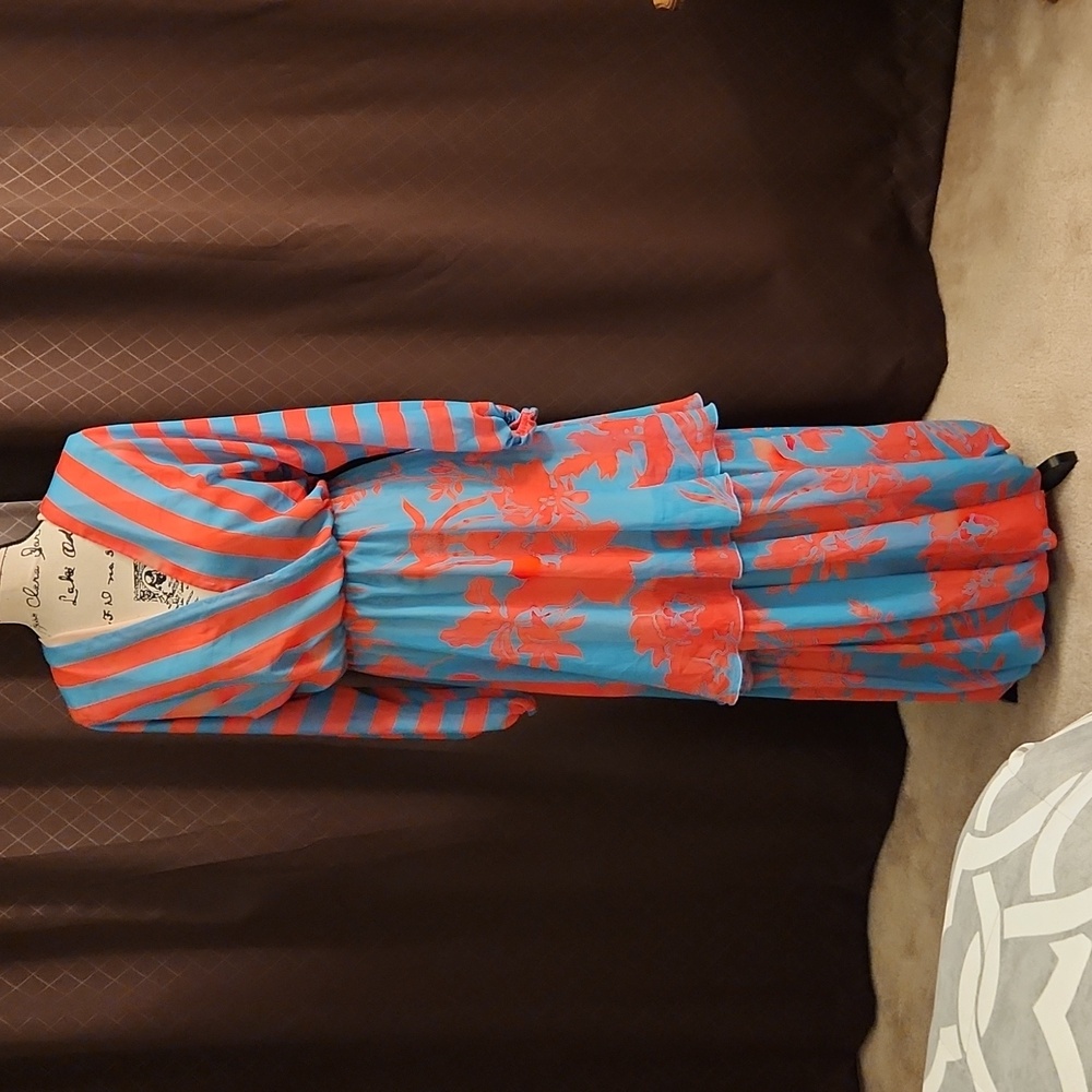 NWT Women's flowy dress